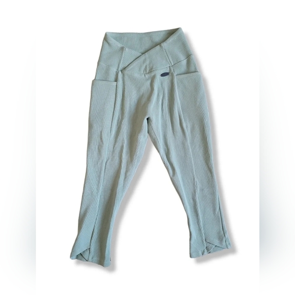 Gymshark Leggings Poise Cropped With Side Pockets In Pistachio Ice XS - Picture 8 of 12